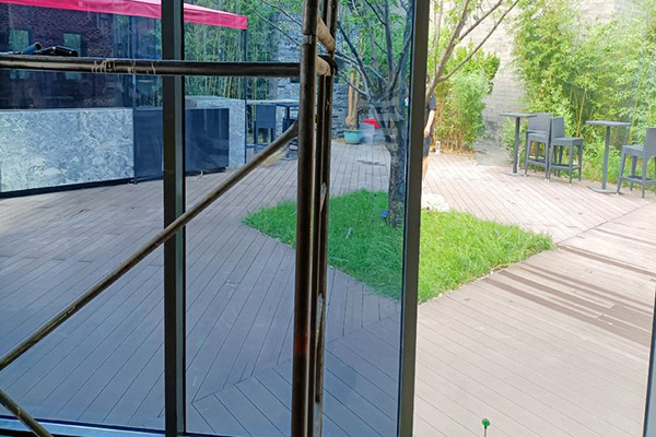 广州建筑玻璃贴膜三大类型，该如何清洗？